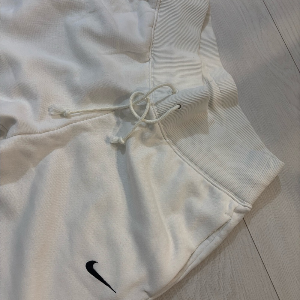 Nike Classic White Apparel